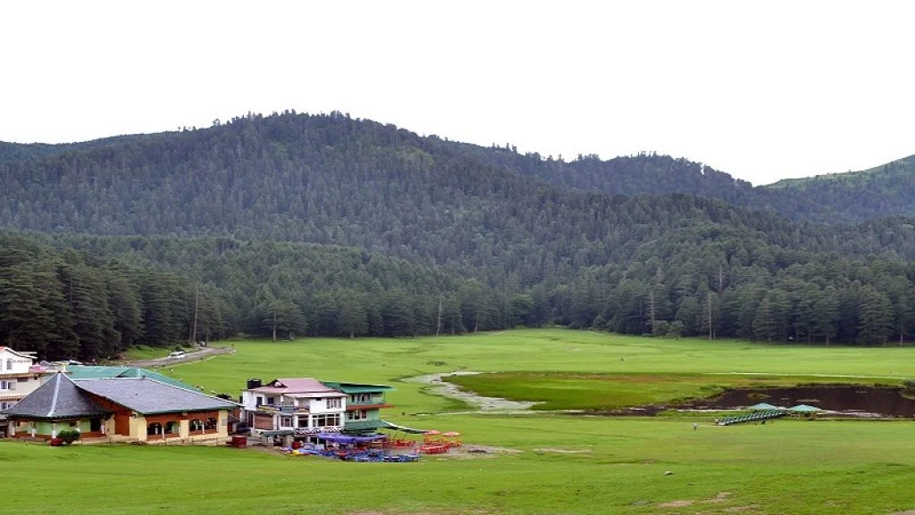 यहां है इंडिया का 'मिनी स्विट्जरलैंड', खूबसूरती देख थाम लेंगे अपना दिल; जल्द प्लान करें ट्रिप