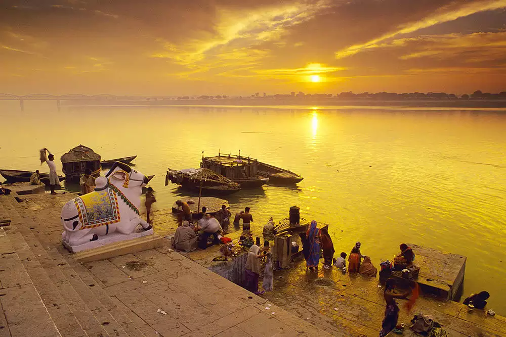 Kashi Vishwanath Varanasi Tour Package From Ahmedabad By Flight - AvaniHolidays