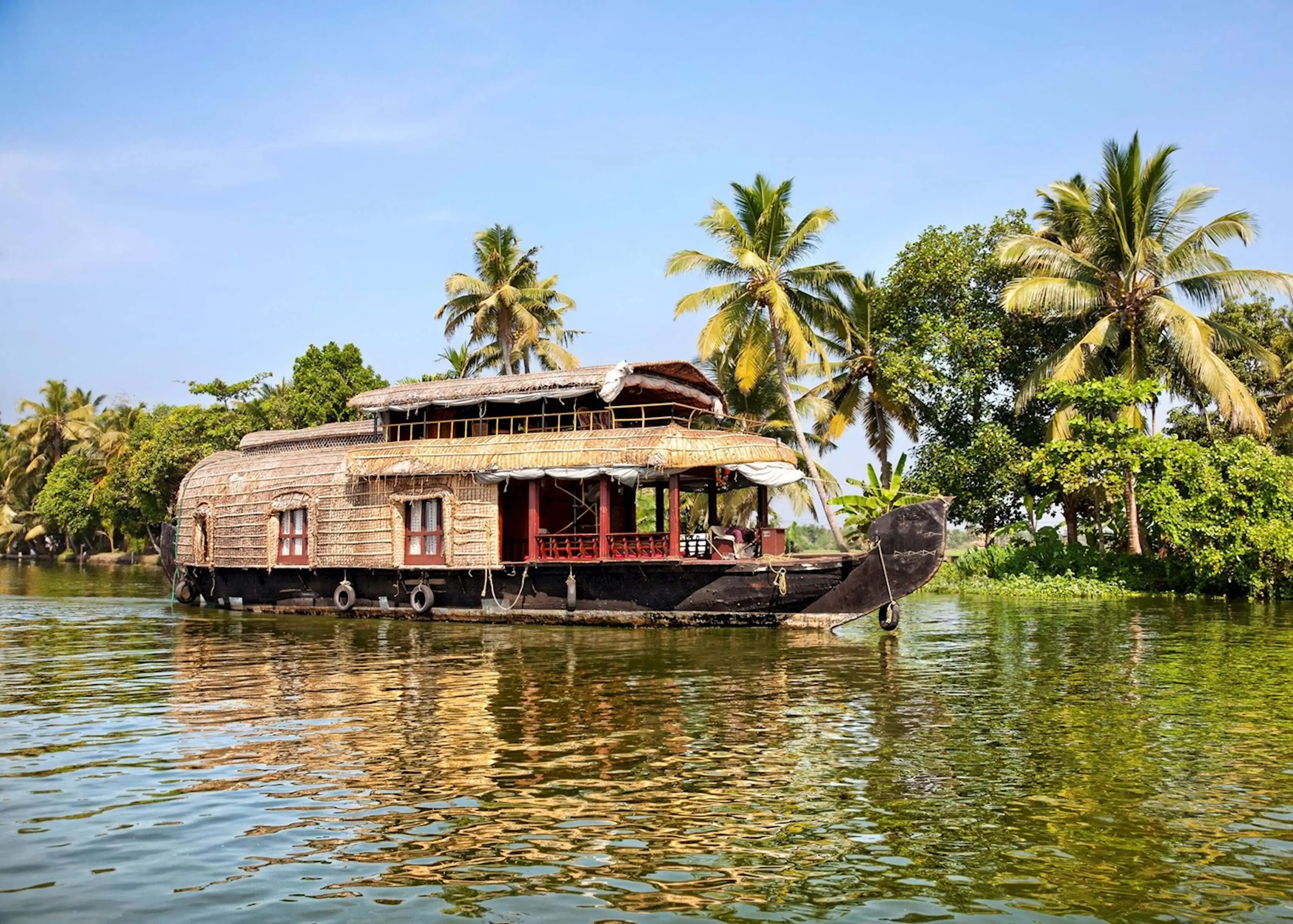 Kerala Munnar Thekkady Alleppey Tour Package From Ahmedabad By Flight