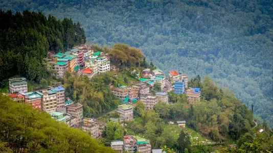 Darjeeling Gangtok Tour Package From Mumbai By Train